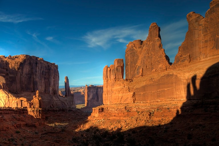 This place had a street sign at the entrance. Called Park Avenue.