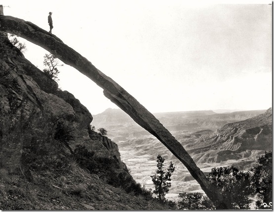 crawfords-arch-sepia-thumb