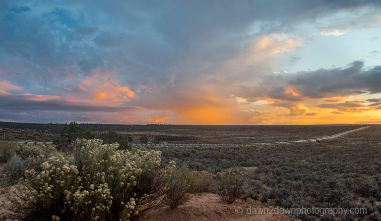 The sun sets on the Southern Utah desertlandscape.