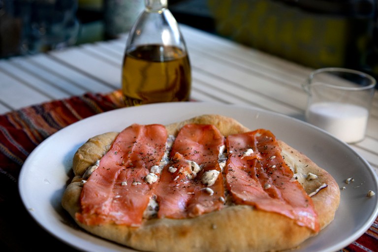 You Too Can Bake A Gourmet Pizza Like Wolfgang Puck!